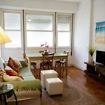 Quarto E Sala Espacoso Na Rua Dias Ferreira, Leblon