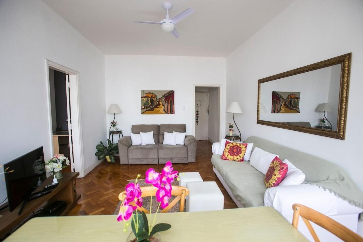 E Sala Espacoso Na Rua Dias Ferreira, Leblon *
