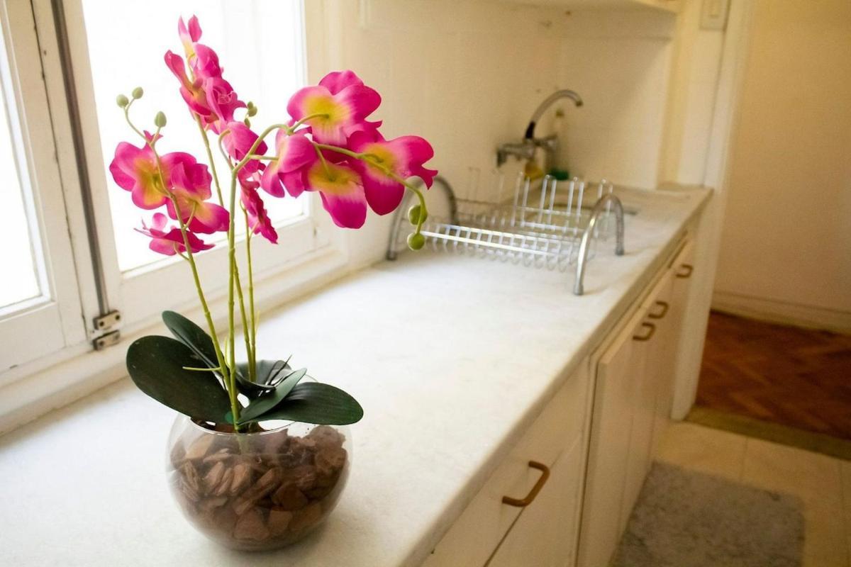 Apartamento E Sala Espacoso Na Rua Dias Ferreira, Leblon *