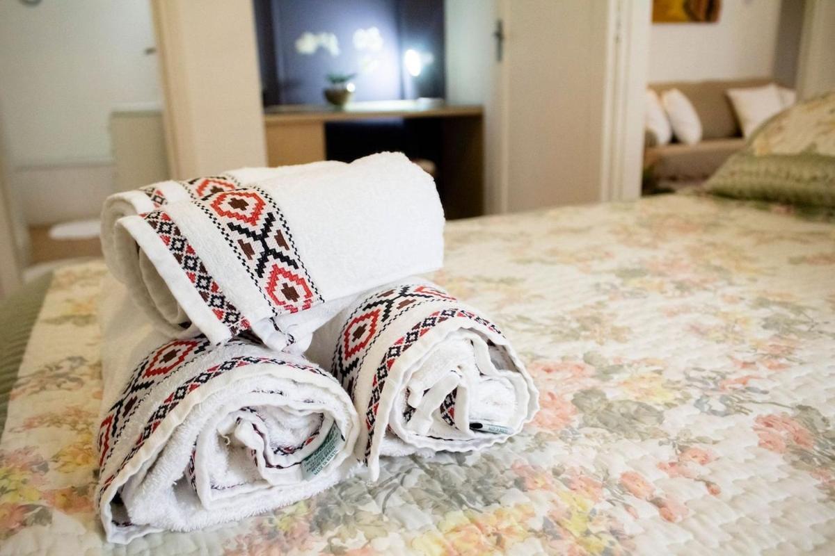 Apartamento E Sala Espacoso Na Rua Dias Ferreira, Leblon *